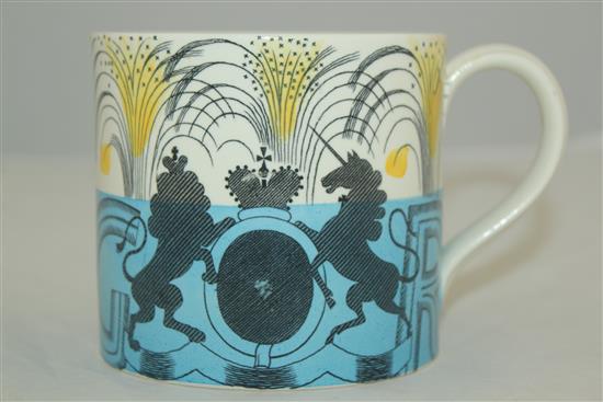 Eric Ravilious for Wedgwood. A 1937 George VI coronation mug, 10cm